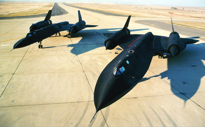 飛行速度超過導彈的飛機—SR-71黑鳥偵察機！